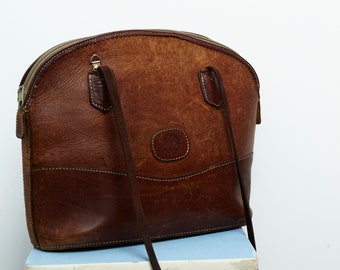 Vintage brown leather shoulder bag