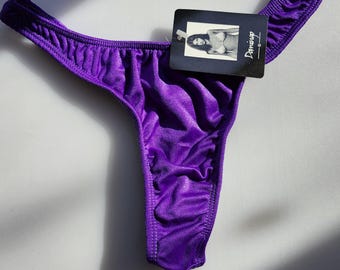 Lila String Bikini Top im Ausverkauf