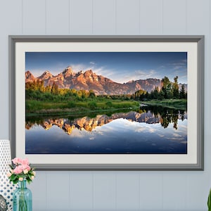Perfekte Spiegelung des Teton Berges über dem Wasser im Grand Teton National Park | Druckbar und Sofort Download Digitale Fotokunst