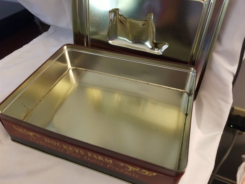 Hockey/'s Farm Collectible Tin