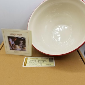 Longaberger Woven Traditions Tip & Mix Bowl Medium Tomato Red