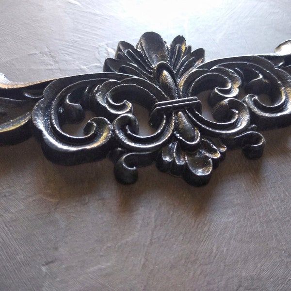Resin Chic pediment for furniture upcycling, furniture appliques, vintage pediments, wall decore, furniture onlays