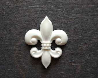 Fleur de Lis resin appliques 2pcs, furniture upcycling , medieval decor, heraldic lily, wall decore