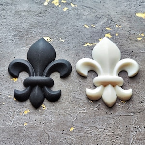 Heraldic lily resin overlay 3.5x2.9x0.4in(9x7.3x1cm) 2pcs, furniture appliques, medieval decor, Fleur de lys embellishment onlay