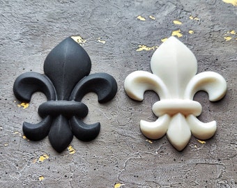 Fleur de Lys Resin Applique: Medieval Furniture Embellishment