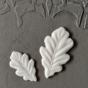 Oak leaves resin appliques (2pcs) oak leaf onlay , floral moulds, furniture appliques, dollhouse supplies
