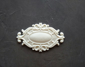 Resin Furniture Embellishment, Vintage Style Applique (14.5 x 9 cm)
