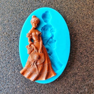 French Girl Silicone Mold: Vintage Elegant Figurine (14.7x8.5x1.5cm)