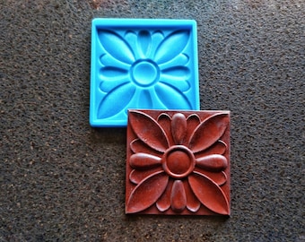 Floral Square Tile Silicone Mold: Concrete, Resin, Gypsum (10x10cm)