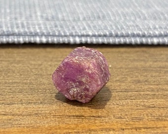 Natural Raw Ruby Gemstone, 10x9mm, 2g in weight - Natural rough Ruby-  Ruby specimen -  natural Ruby - Ruby Gemstones-  Raw gemstones