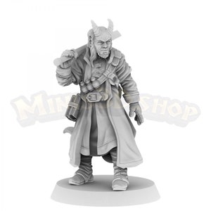 Hellboy Hunter CF046