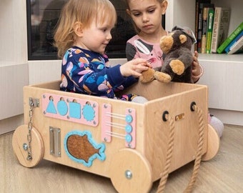 Multifunctional Busy Box & Board for Toys, Wooden Storage Toy, Birthday Gift for Kids, Toy Box with Wheels, Toddler Montessori Furniture