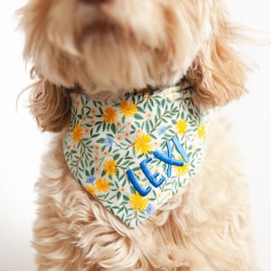 Personalized Floral Dog Bandana with Snaps – Yellow Floral Bandana with Name Embroidery – Girl Dog Gift, Birthday or Everyday Wear