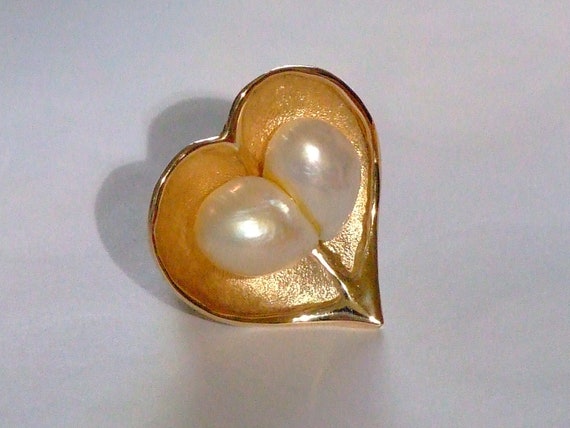 Heart shaped 14 K gold ring with baroque pearl - image 1