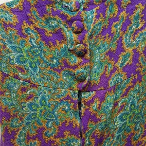 Vtg 1960s Toni Todd Thick Textured Polyester Purple, Gold, Turquoise Paisley Mod Shift Dress w Back Neckline Buttons, S, Measurements below