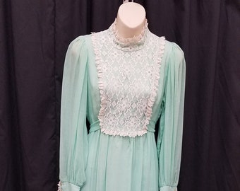 Vintage 1970s Candi Jones California Light Green Cotton and Lace Peasant Maxi Dress Gunne Sax Style, Prairie Dress, Bohemian Hippie Dress