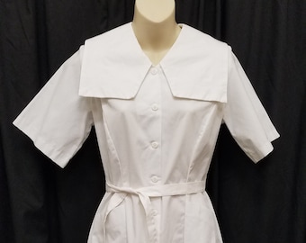 Vintage 1960's Bettie Dawn by Duncan White Nurse Maid Diner Smock Dress Poly Cotton Sailor Collared Uniform w Pockets