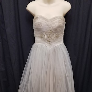 Vtg Princess 1950s Rose Grastenfield Ivory & Gray Tulle Cupcake Dress w Gold Floral Accent Stitching Sleeveless Dress. Measurements Below