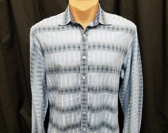 Camisa vintage Robert Graham azul estampada em algodão, manga comprida, com botões, estilo Oxford Disco. Medidas abaixo.