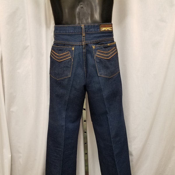 Vintage 1970's Like New Brittania Dark Wash Hippie Flared Leg Jeans Pants w Signature Patterned Back Pockets