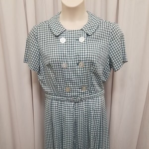 Vintage 1940s Betty Hartford Green & White Plaid Print Cotton Day Dress Day Lightweight Summer Dress w Matching Belt. Measurements Below