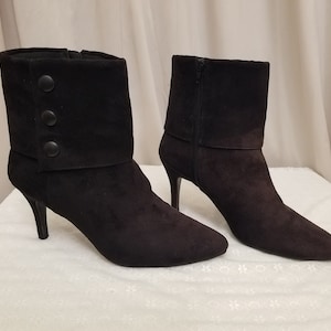 Vintage 80s-90s Black Velvet Pointed Toe Ankle Boots Women&#39;s Size 11. Measurements Below