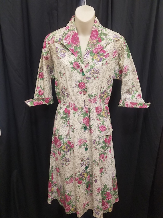 Vintage 1940s Floral Print Cotton Hostess Day Dres