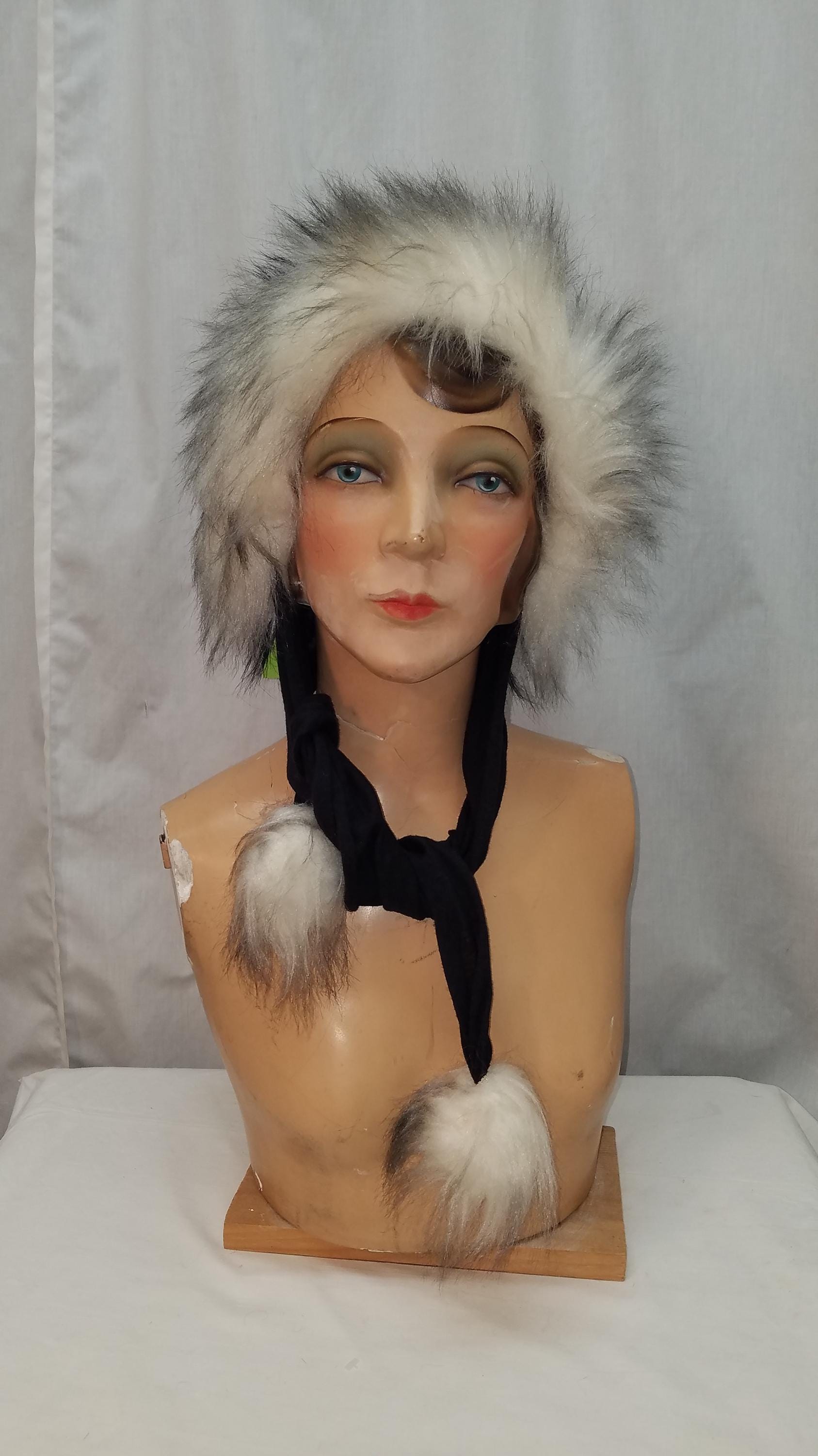 60s Pom Pom Fur Hat - Etsy display picture 2