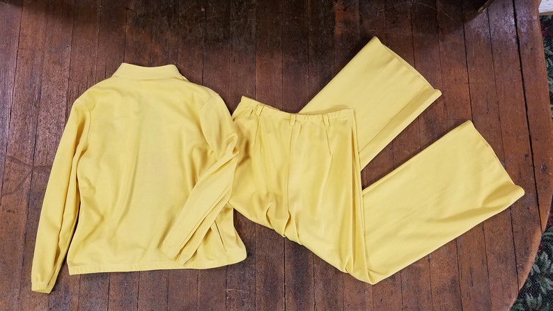 Vintage 1980s-90s Jantzen Sunshine Yellow 2 Piece Sweat Suit Tracksuit Jogging Women's Size L Pants Set Workout Exercise, Lounge wear image 7