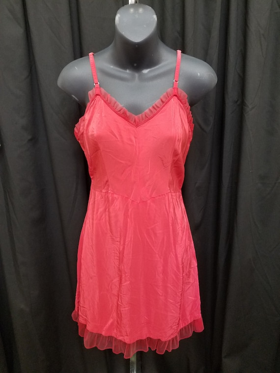 Vintage 1960's Miss Elaine Exclusive Red Nylon Cr… - image 1