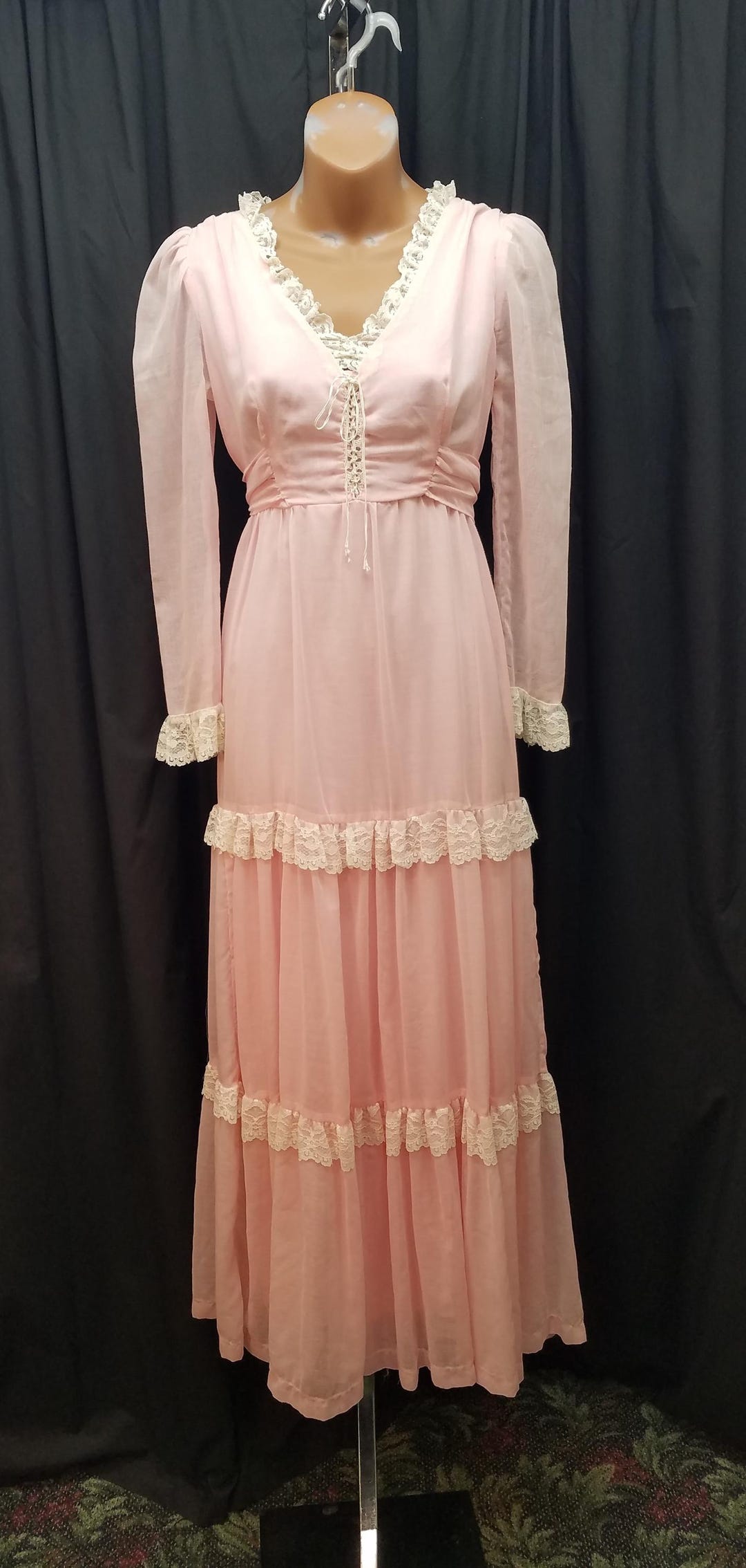 Vintage 1970s Pink Cotton and Lace Peasant Maxi Dress Gunne Sax Style ...