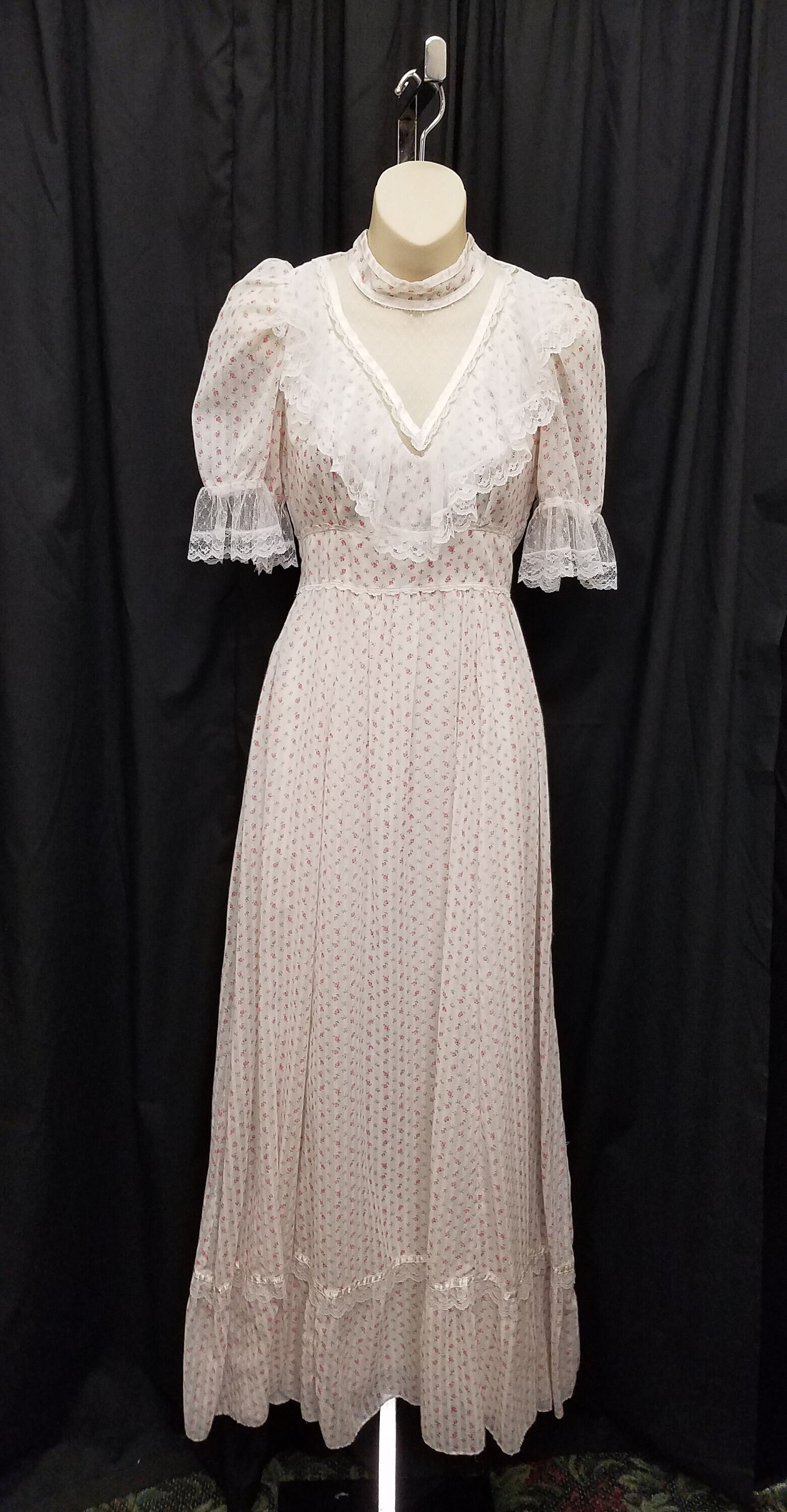 ワンピース VINTAGE LIKE SHEER FLOWER DRESS Amazon.com: Keyhole Floral Embroidery Dress Mesh Sleeveless
