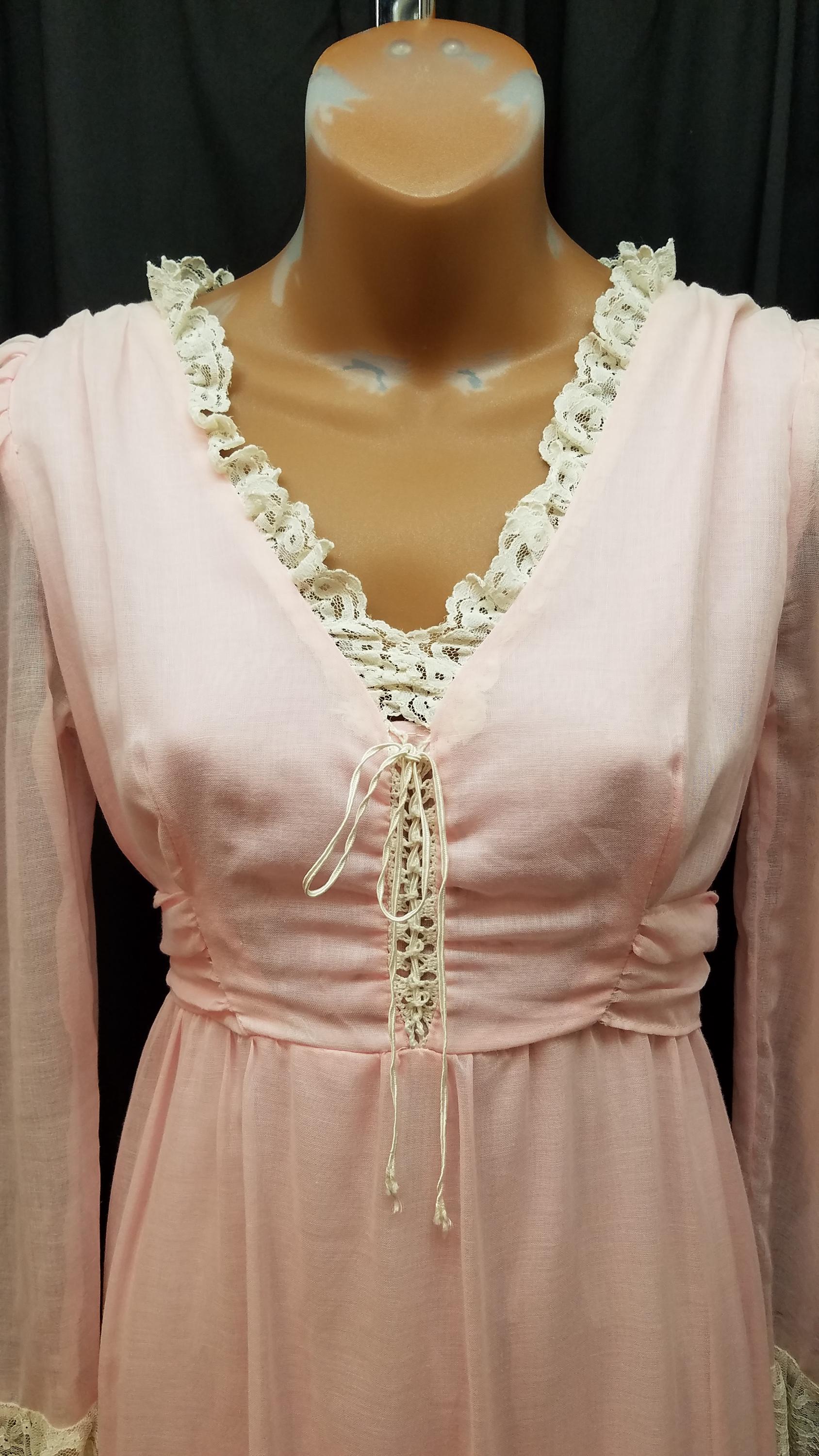 Vintage 1970s Pink Cotton and Lace Peasant Maxi Dress Gunne Sax Style ...