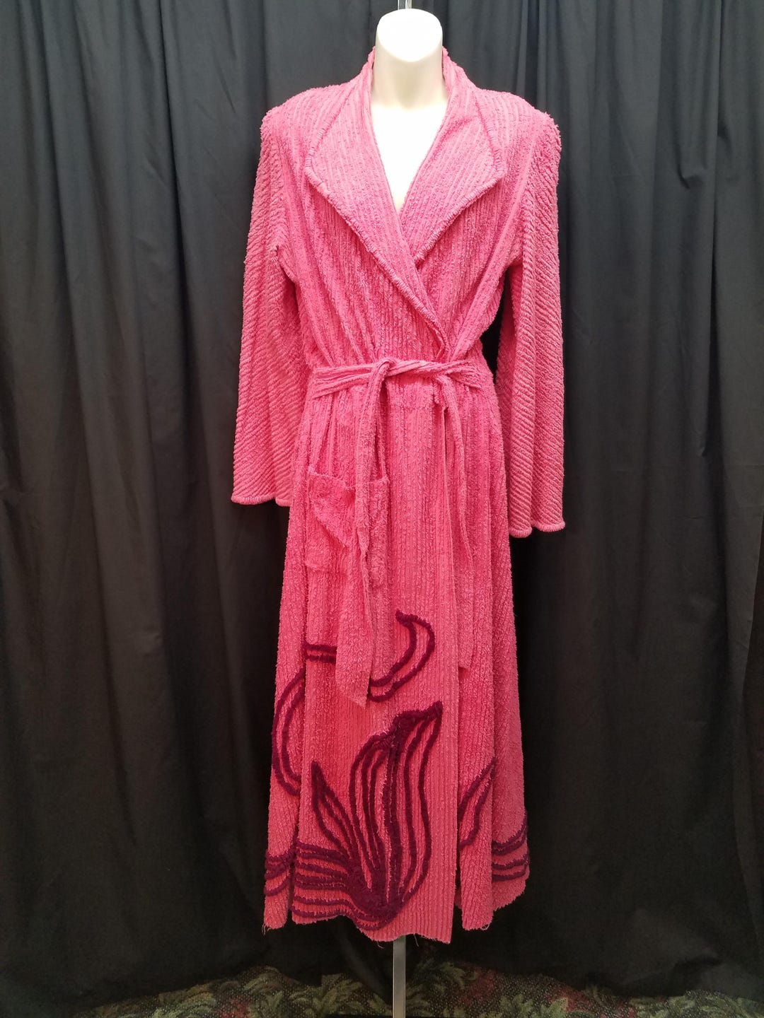 Old Style Robe Vintage 1940s Chenille Robe: Bubble Gum Pink Floral Loungewear - Etsy