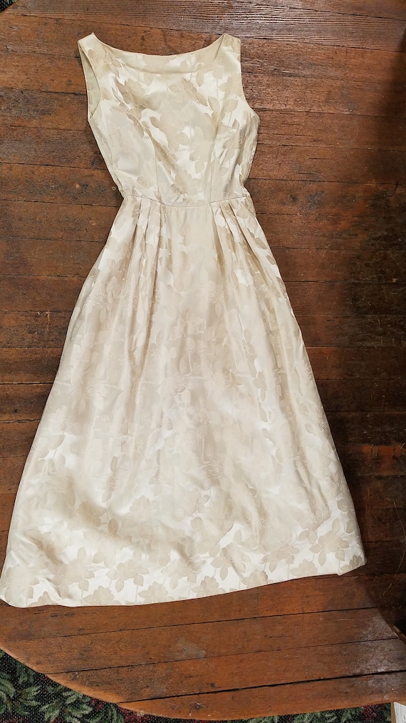 Amazing Vtg 1950's Shimmering Cream Floral Print … - image 7