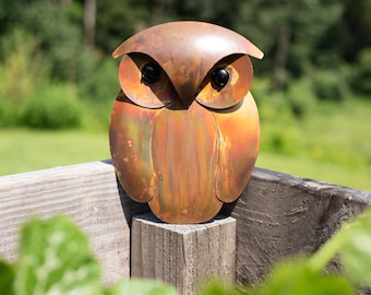Charming Solid Owl Wall Hanging | Rustic Metal Garden Decor | Handcrafted Outdoor Owl Art | Nature-Inspired Wall Sculpture