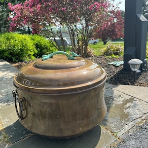 Garden Hose Pot | Garden Hose | Flower Pot | Antique | Garden Decor | Planters | Gardening Tools | Garden Tools | Garden Art | Home Decor