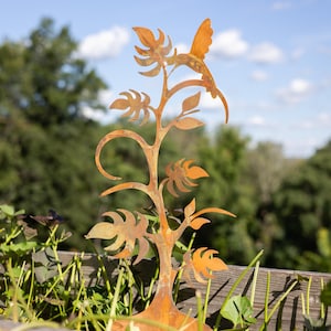 Hummingbird on Plant Garden Stake | garde ner | gardenful | gardenerful gift | gardene r | gard en | gar den | garden decoreful | gardening