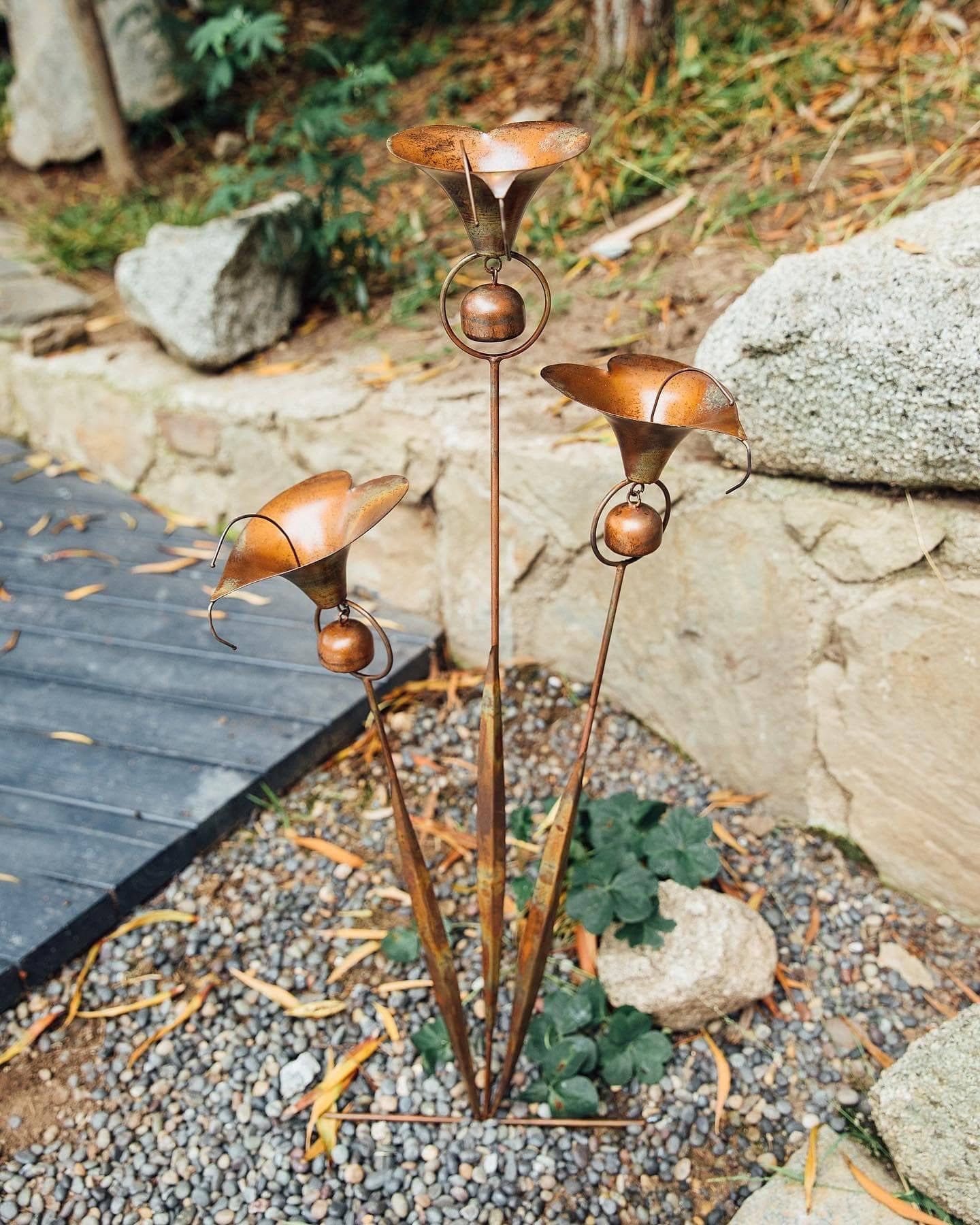 Triple Calla Lily Garden Stake With Wind Chimes, Copper Finish