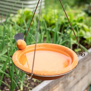Hanging Spice Bird Bath | gardenful | gardenerful gift | gifte-for bird lovers | birde decorful | gard en | gar den | garden decoreful |