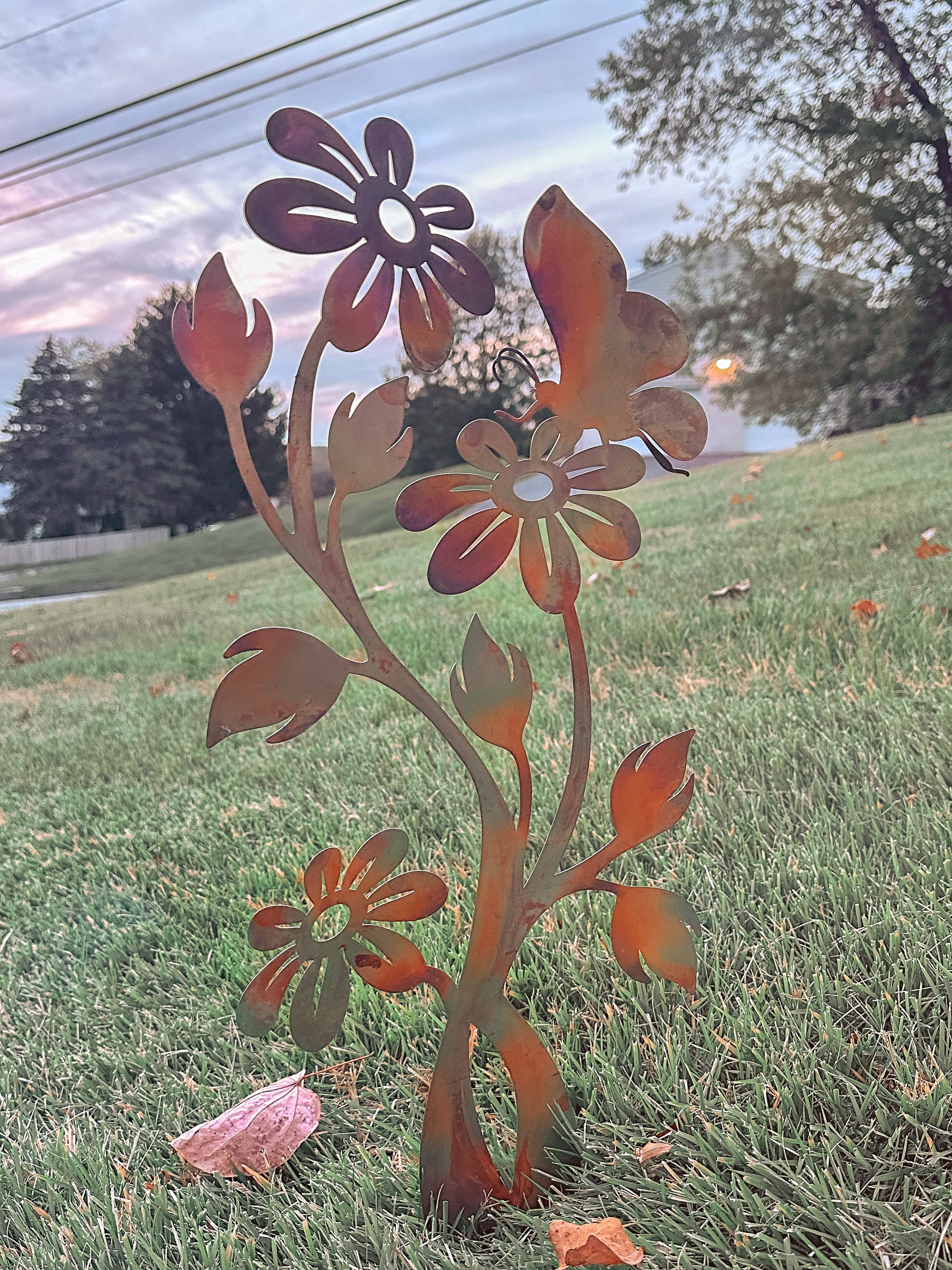 Hand-torched Daisy Garden Stake | Iridescent Metal Flower Garden