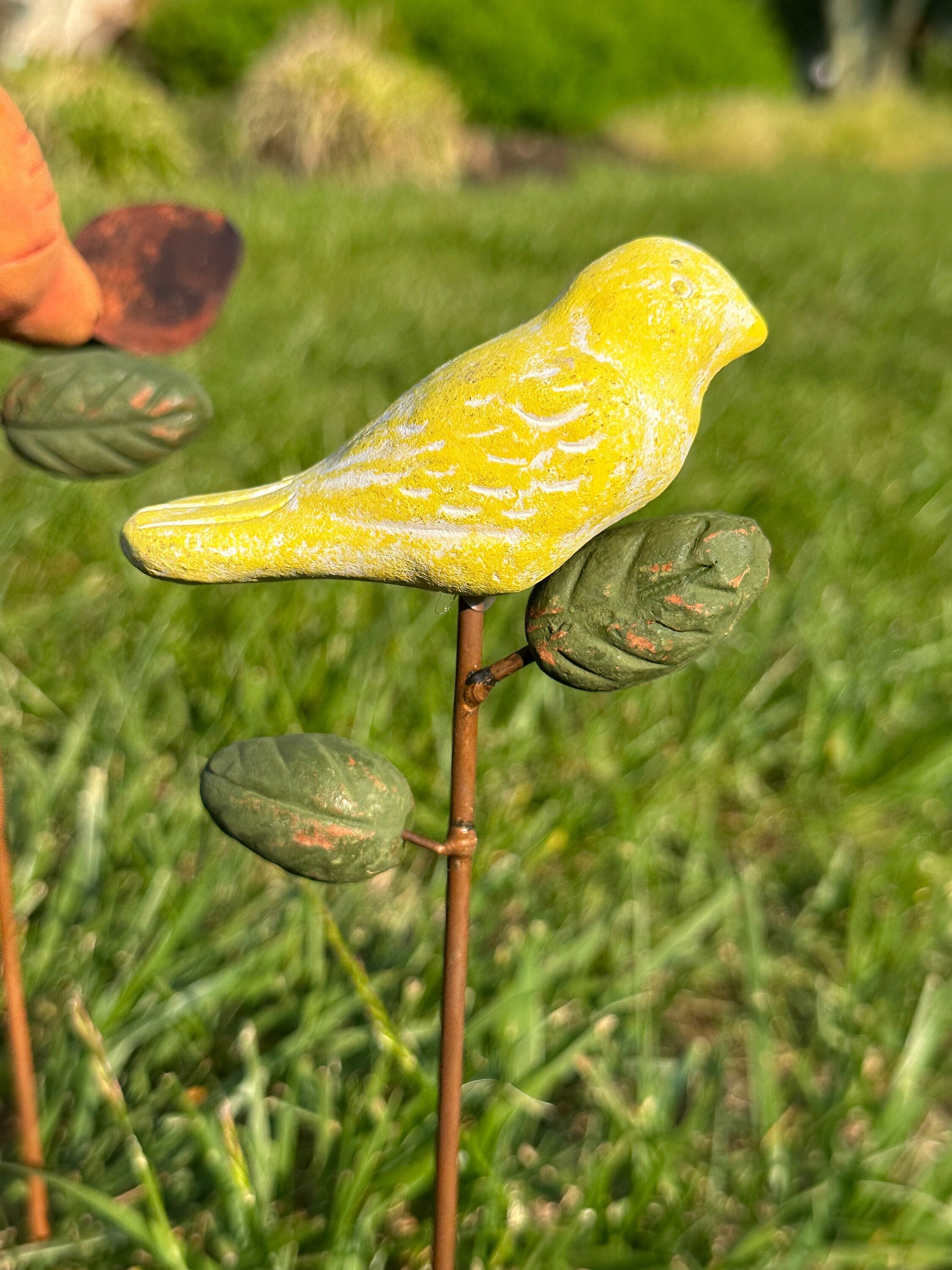 BESPORTBLE 1pc Painted Spring Bird Ornament Flower Art Bird Stake Sign  Decorative Yard Stakes Animal Lawn Signs Painted Garden Stakes Animal Sign