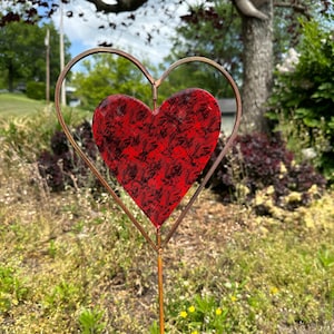 Red Heart Disc Garden Stake | Gifts for Mom | Yard Art | Garden Decor | Home Decor | Planters | Plant Picks | Rain Gauges | Gardener Gifts