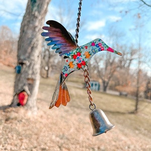 Floral Hummingbird Multicolor Ornament | Gifts for Mom | Garden Decor | Yard Art | Patio Decor | Metal Art | Gardening Gifts | Wind Chimes