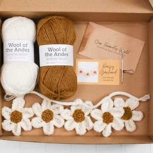 Kit de crochet guirlande de fleurs, kit de crochet avec fil pour débutant, motif de guirlande au crochet, kit d'artisanat de guirlande de fleurs, guirlande de fleurs au crochet DIY