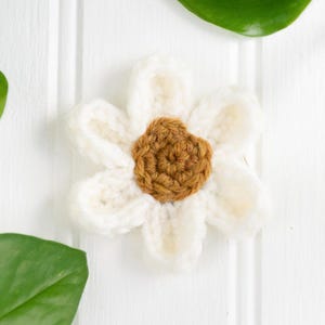 Daisy Magnet, Cute Magnets for Fridge, Girly Locker Magnets, Daisy Kitchen Decor, Gifts for Teens, Dorm Decor, Handmade Crochet Daisy Magnet