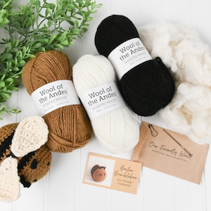 Bee Crochet Kit, Crochet Gift Box, Crochet Mothers Day Gift, Mothers Day Gift Bee, Mothers Day Gift Box, Sustainable Gifts for Crocheter