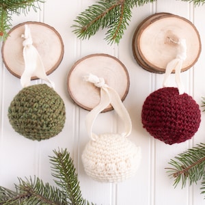 Christmas Ornament Crochet Pattern, Christmas Bauble Pattern, DIY Bulb Ornament, PDF Crochet Pattern, Downloadable Christmas Crochet Pattern