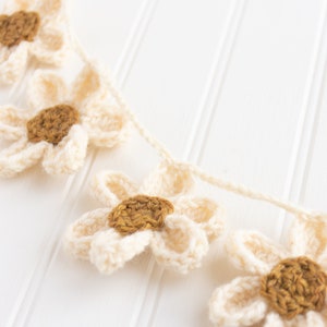 Crochet Garland Pattern, Daisy Garland Crochet Pattern, Crochet Flower Garland Pattern, Spring Flower Crochet Pattern, Daisy Chain Crochet image 6