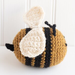 Bumblebee Crochet Kit, Beginner Crochet Kit, Amigurumi Crochet Kit, Learn to Crochet Kit, Beginner Crochet Kit with Yarn, Beginner Amigurumi image 5